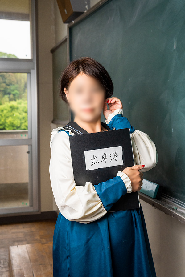 あの頃の僕はわかっていなかった…熟女教師の魅力を。|シチュエーション|五十路熟女マドンナ